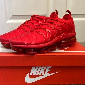 NIKE Air Vapormax Plus